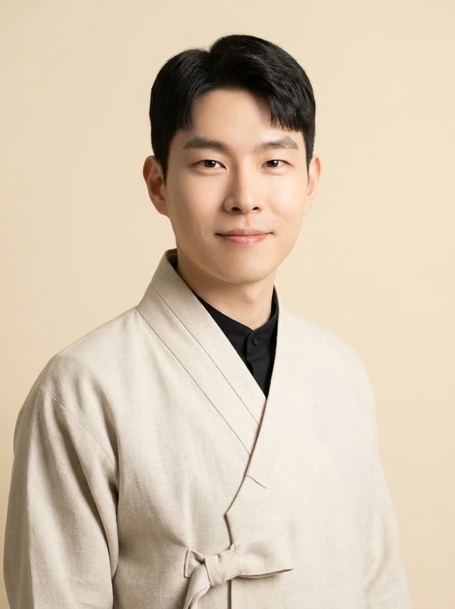 구름도령 명리학자 인물 사진